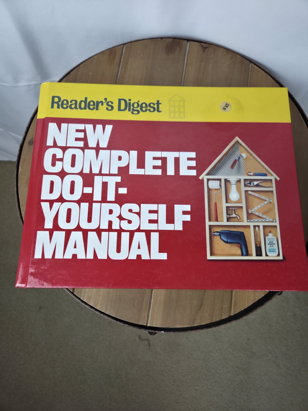 Hard Back...Reader's Digest New Complete Do-It-Yourself Manual - Red